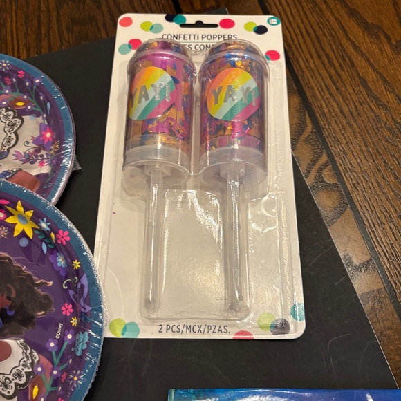 Mirabel Encanto Birthday Party Set BRAND NEW ENTIRE SET - Picture 5 of 10